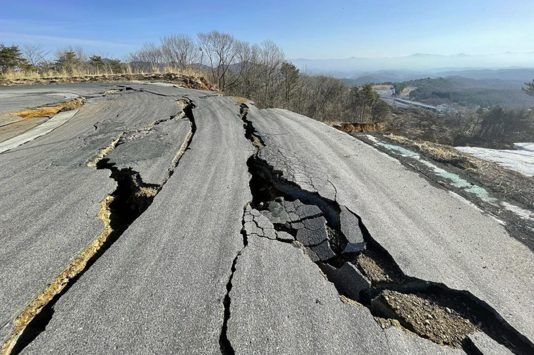 circuito japonés Ebisu destrozado por un terremoto