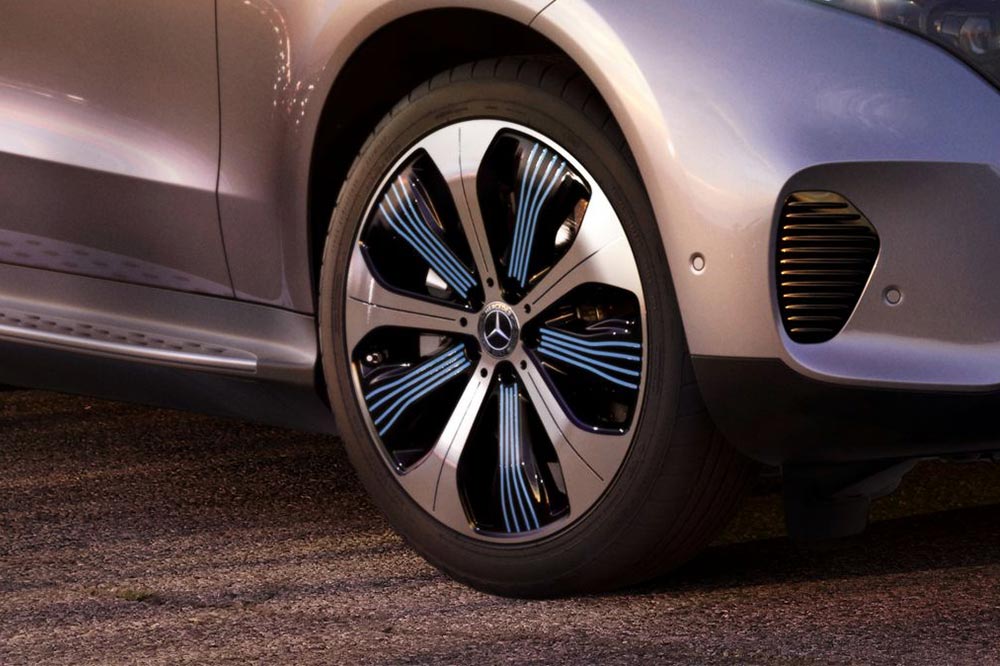 coches con llantas aerodinámicas 