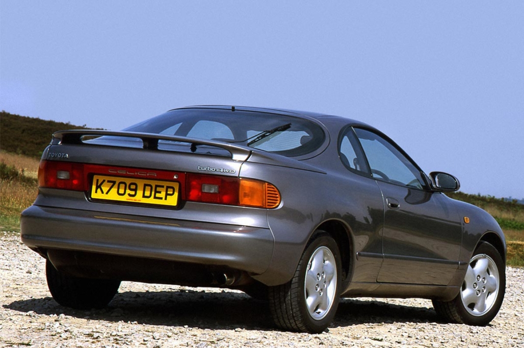 coches de los 90 similares al Toyota GR Yaris