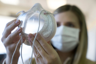 Ford crea una mascarilla transparente para las personas con problemas de audición Mascarilla transparente de Ford