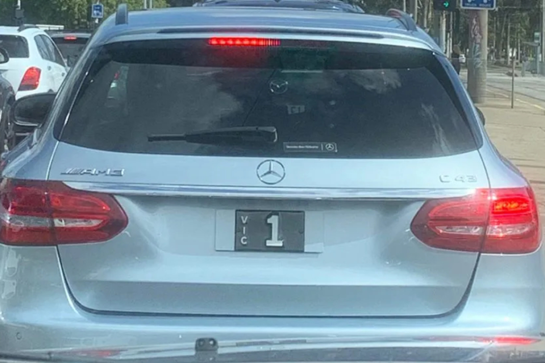 Matrícula del Mercedes-AMG C43