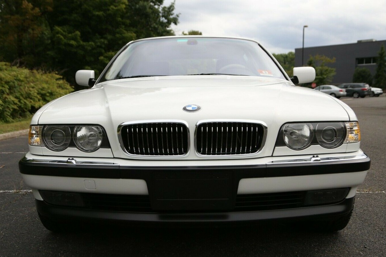 A la venta por 66.700 euros un BMW Serie 7 del año 2000 en estado ...