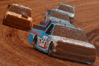 El lodo y el barro impiden la vuelta de la Copa NASCAR a una pista de tierra lodo-barro-impiden-vuelta-copa-nascar-pista-tierra