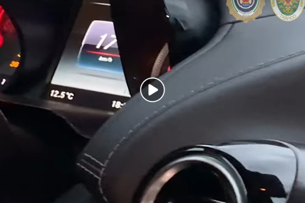 Pillada en un Mercedes AMG GT a 180 km/h