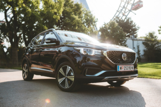MG vuelve a España con una gama de coches eléctricos asequibles MG ZS EV