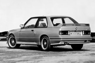 Vídeo: BMW nos cuenta la historia del BMW M3 E30 Johnny Cecotto Edition Historia BMW M3 E30 Johnny Cecotto Edition