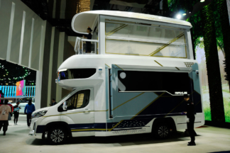 Presentada en Shanghai la impresionante autocaravana de dos pisos SAIC Maxus Life Home V90 Villa Edition
