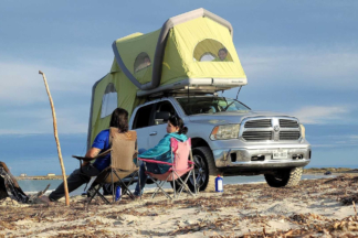 Así puedes camperizar tu pick-up con una carpa inflable GentleTent GT Pickup