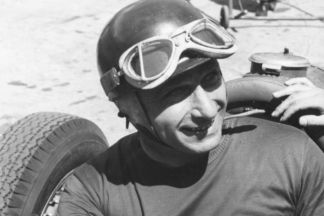 ¿Por qué se le apodó a Juan Manuel Fangio 'El Chueco'?