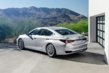 Lexus ES 2021