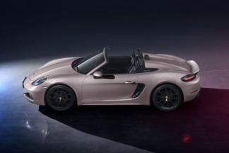 Sí, existe un Porsche 718 Spyder con un motor de dos litros, cuatro cilindros y pintura rosa Porsche 718 Spyder