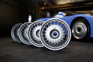 Las llantas del Bugatti EB110 cuestan más que un Renault Clio subasta llantas bugatti eb110