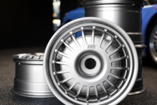 subasta llantas bugatti eb110