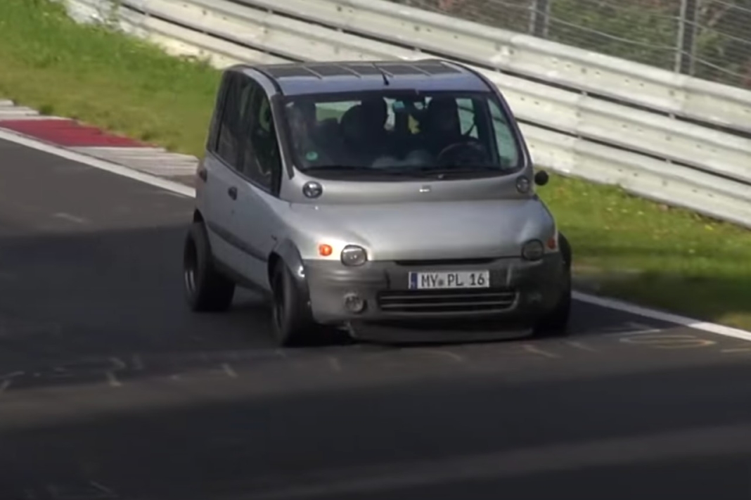 Vídeo coches más extraños a fuego en Nürburgring Fiat Multipla