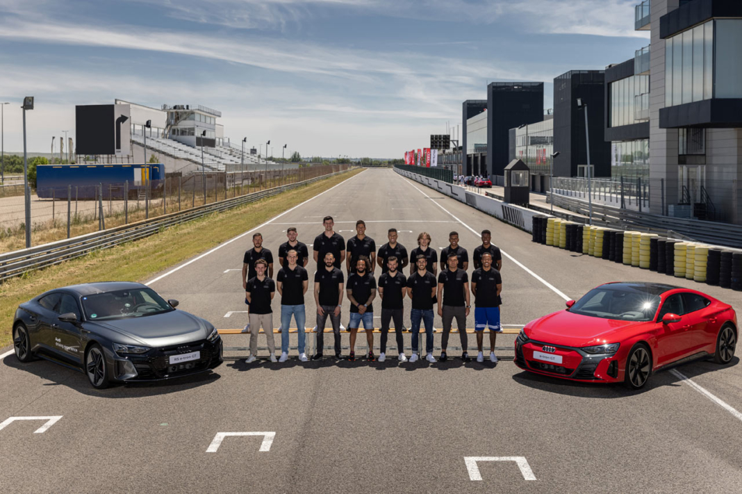 jugadores real madrid prueba audi rs e-tron gt circuito