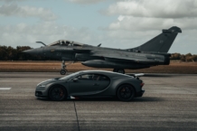 Vídeo: los 1.500 CV del Bugatti Chiron Sport se enfrentan a un jet de la Fuerza Aérea francesa bugatti chiron sport contra jet