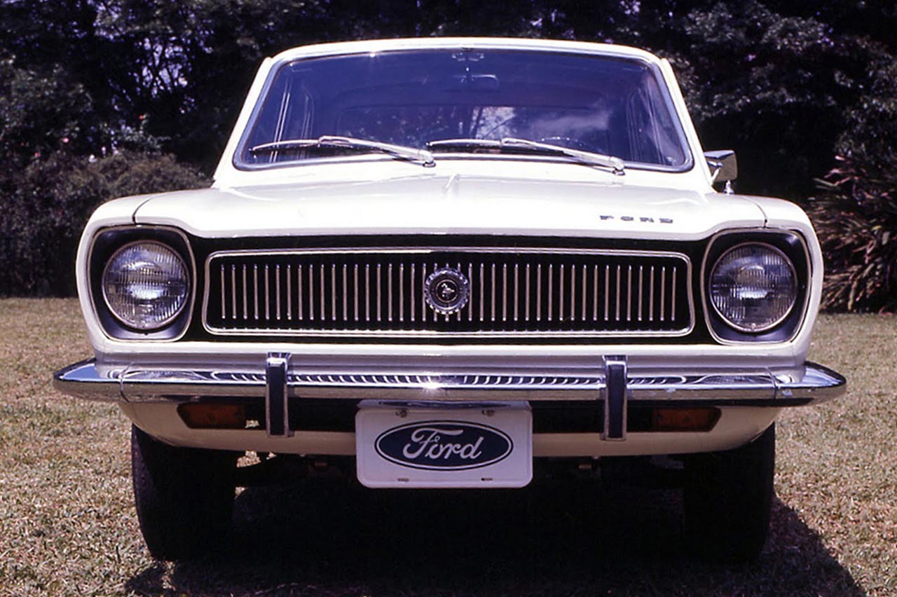 coches toma carburante lugares extraños 