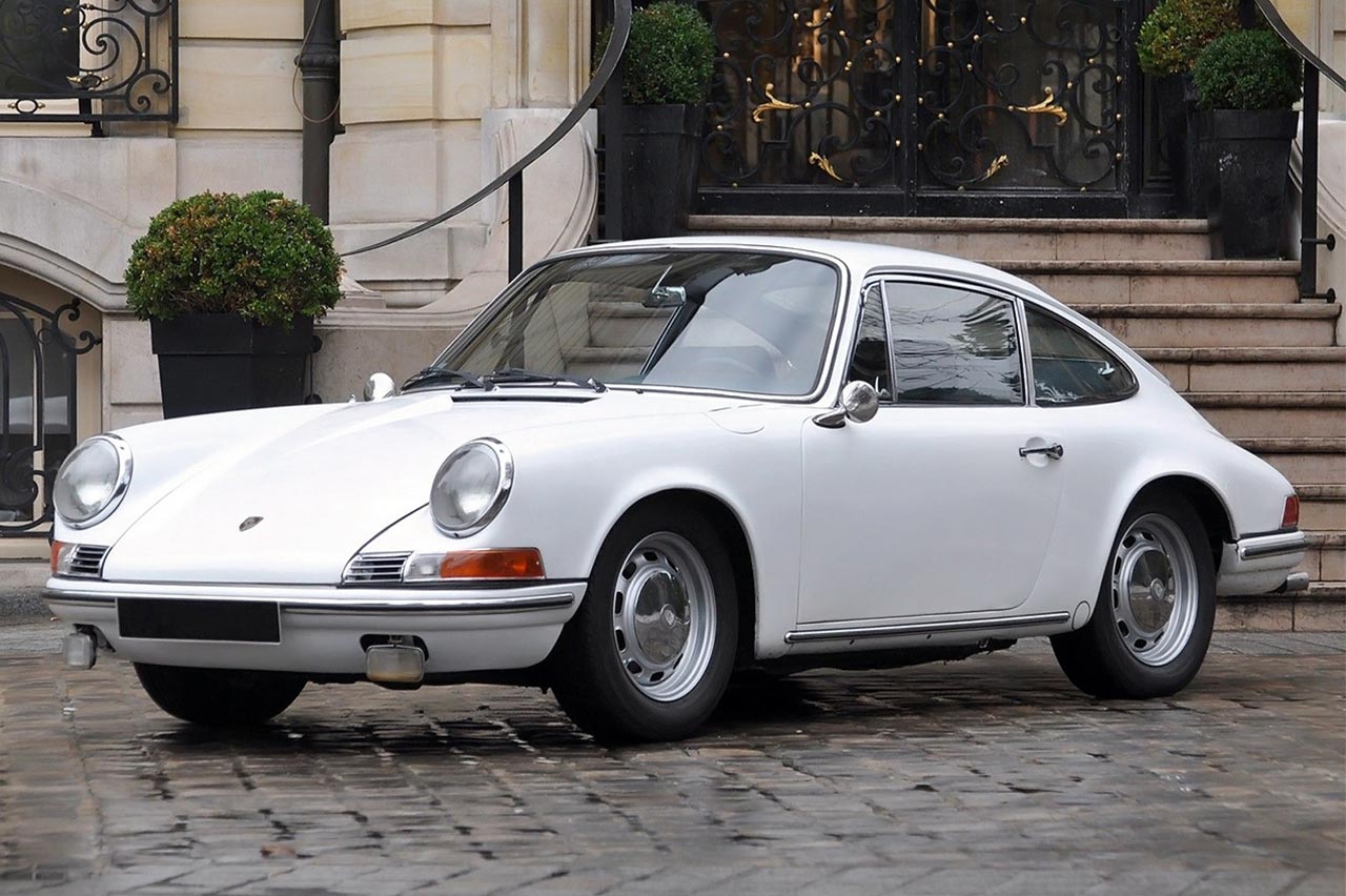 coches toma carburante lugares extraños 