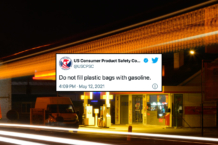 Estados Unidos pide a sus ciudadanos que dejen de acaparar gasolina... en bolsas de plástico gasolina bolsas de plastico