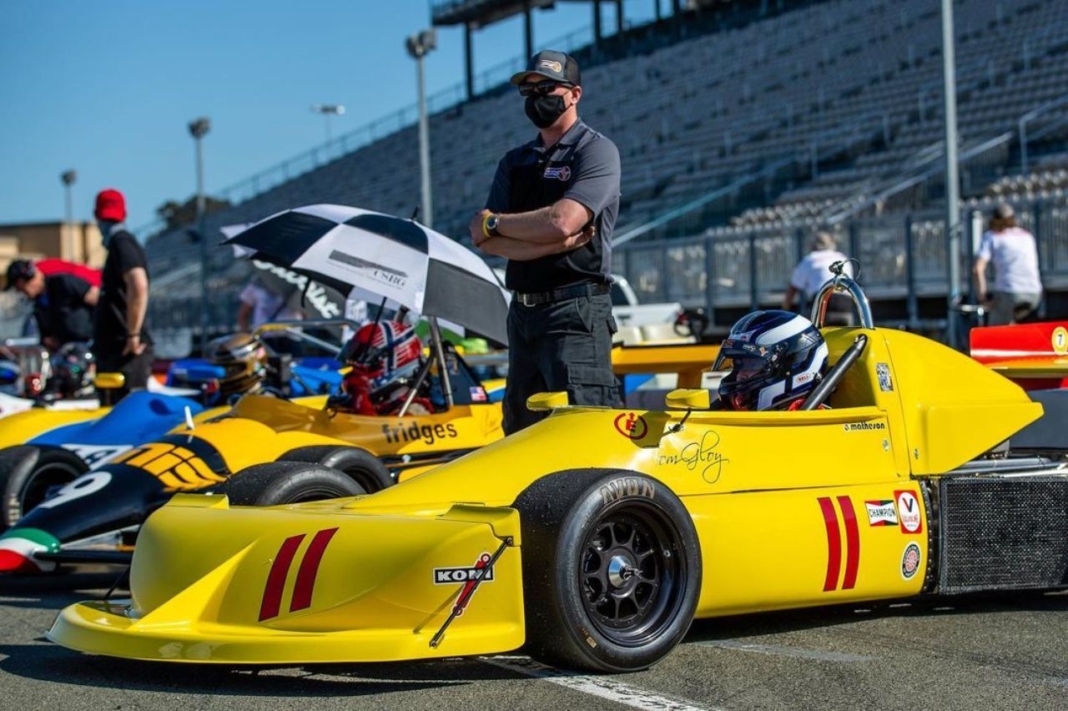 puede-pasar-no-apagas-movil-conduces-coche-carreras
