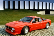 Lancia 037 Rally lateral