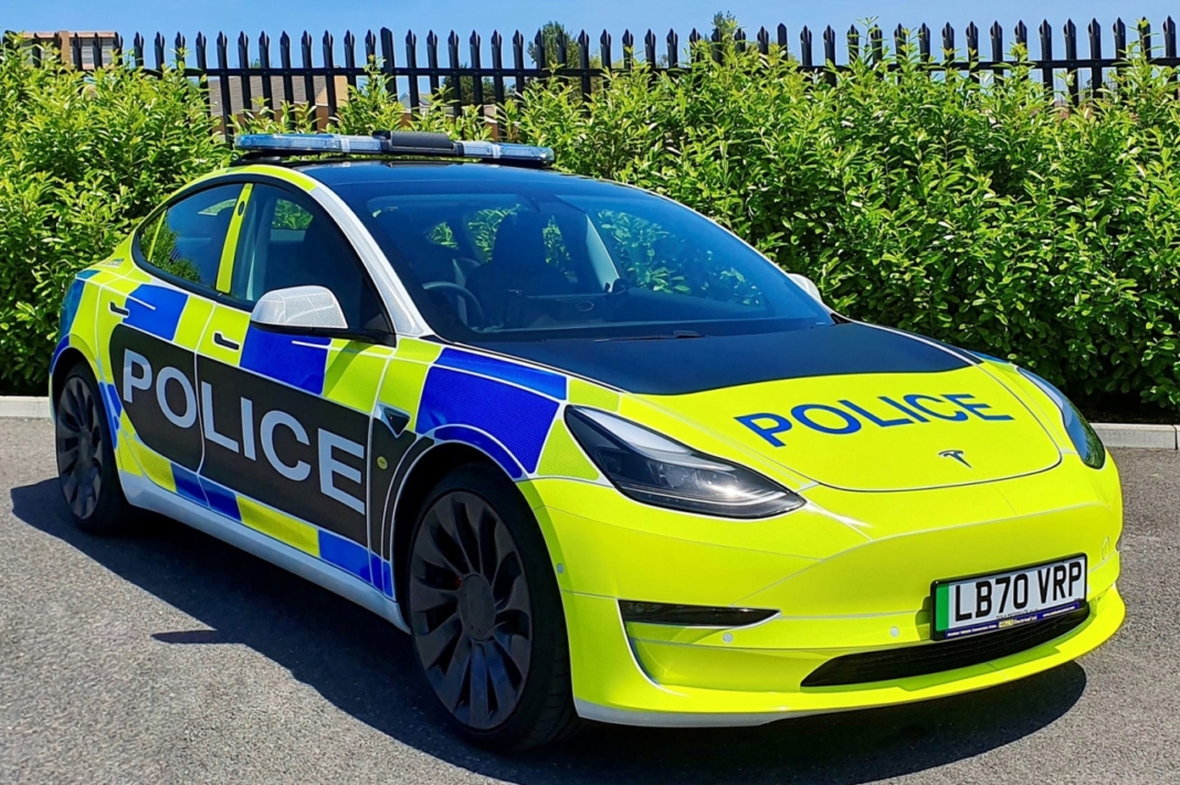 Tesla Model 3 Policía Reino Unido