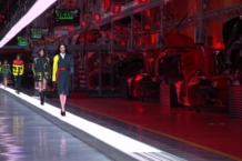 La expansión de Ferrari: lanza una colección de moda y renueva su restaurante ferrari lanza una coleccion de moda