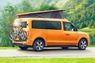 LEVC presenta la primera camper eléctrica, que además parece un taxi LEVC e-Camper