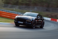 Porsche Cayenne 2022 récord Nürburgring