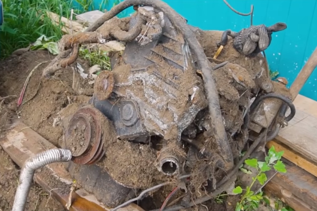 Motor de Toyota despues de un año enterrado