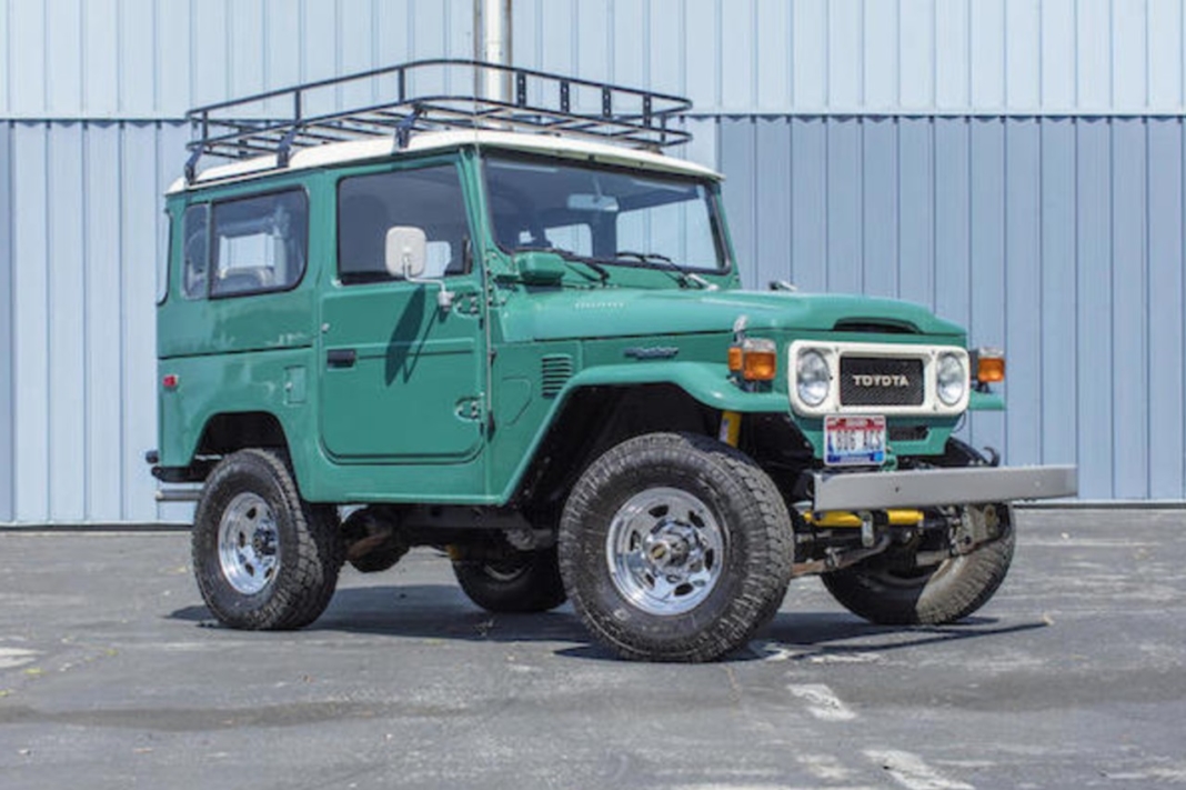 Toyota Land Cruiser Tom Hank