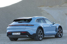 Porsche Taycan Cross Turismo trasera