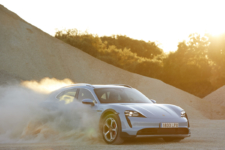 Porsche Taycan Cross Turismo derrape