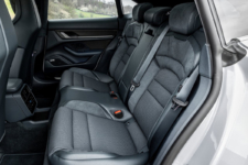 Porsche Taycan Cross Turismo asientos traseros