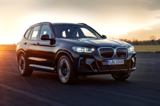 BMW iX3 2022: retoques de estilo y equipamiento BMW iX3 2022