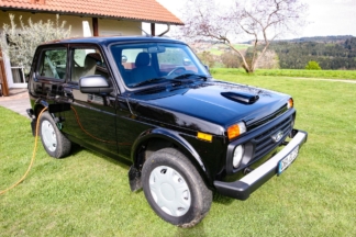 ¿Un Lada Niva eléctrico por 2.800 euros? Una empresa alemana lo hace posible Convertir Lada Niva eléctrico