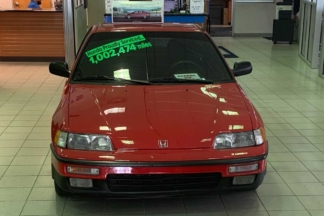 Este Honda CRX lleva 1,6 millones de kilómetros... con el motor y la caja de cambios originales Honda CRX millones km frontal