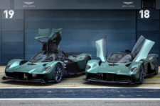 Aston Martin Valkyrie Spider y coupé