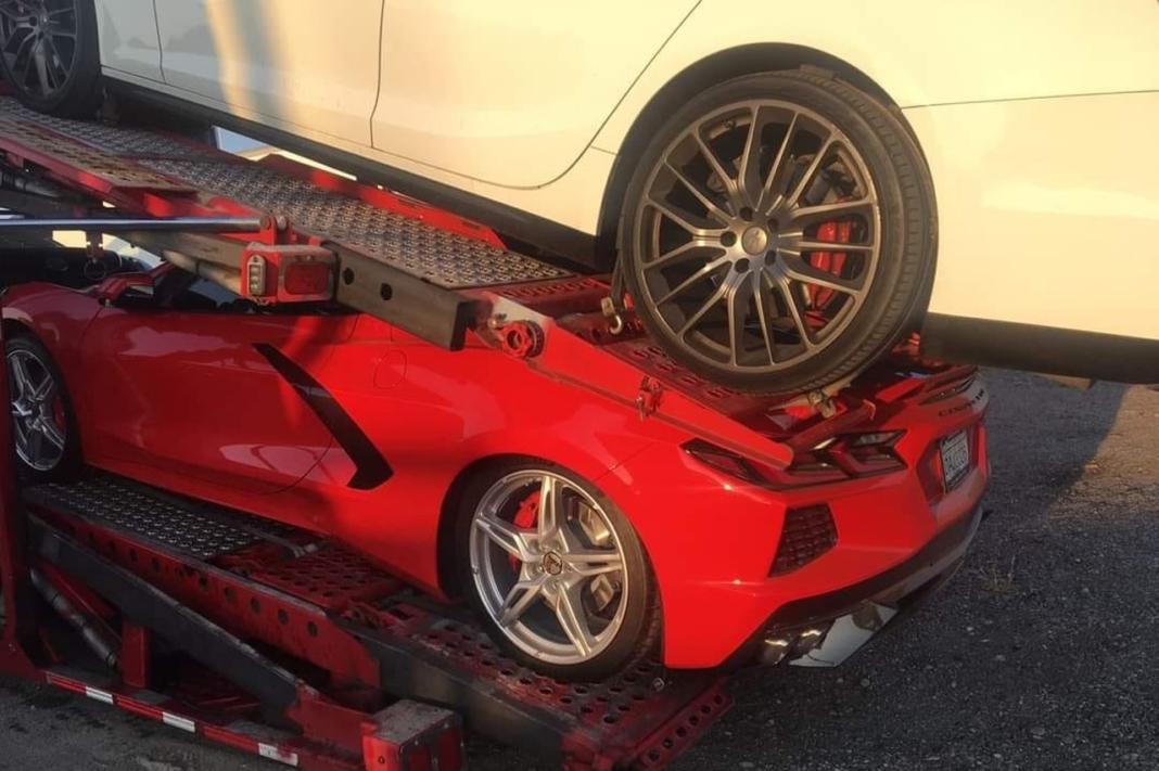 Chevrolet Corvette C8 aplastado