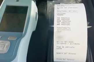 Circula en zigzag, da positivo en todo y alega que es “por ir mirando los árboles bonitos” Mirando arboles bonitos