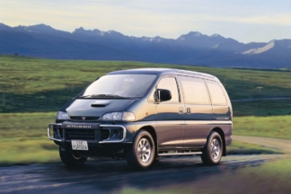 Así era el Mitsubishi Space Gear, el monovolumen 4x4 de los años 90 Mitsubishi Space Gear