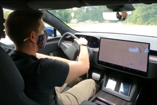 Vídeo: por qué el nuevo volante tipo KITT de Tesla puede ser una pesadilla nuevo volante tipo KITT de Tesla puede ser una pesadilla