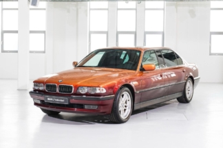 BMW L7 de Karl Lagerfeld: el lujo de BMW Individual para un icono de la moda BMW L7 de Karl Lagerfeld