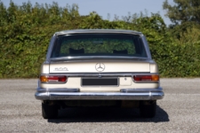 Mercedes-Benz 600 limousine