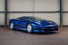 Jaguar XJ220