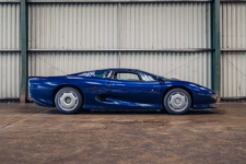 Jaguar XJ220