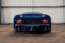 Jaguar XJ220