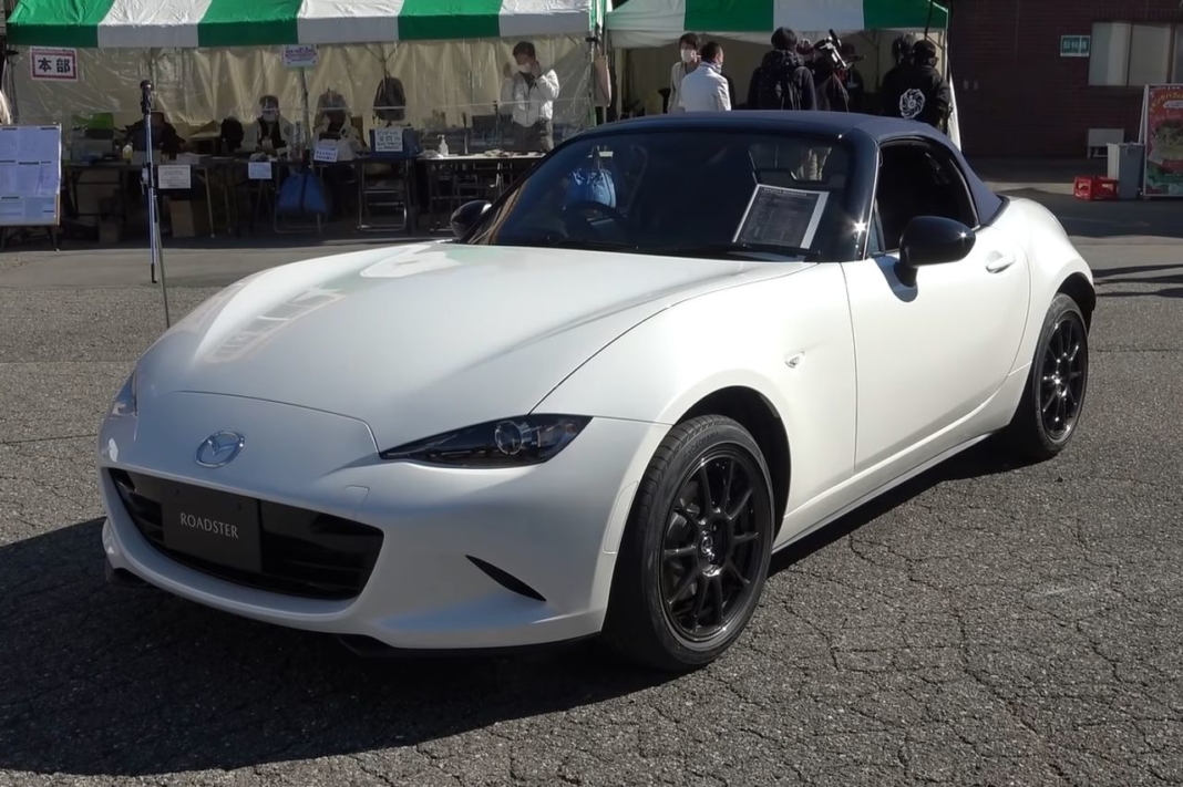 Mazda MX-5 990S Edition