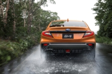 Este es el nuevo Subaru WRX S4, exclusivo para el mercado japonés, con motor bóxer 2.4 litros turbo de 275 CV y tracción integral