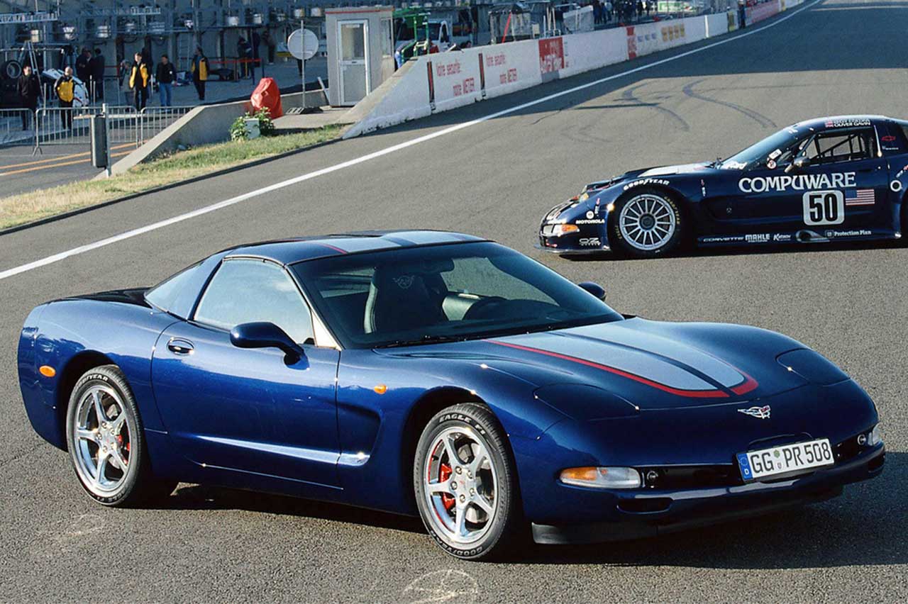 coches con faros escamoteables 